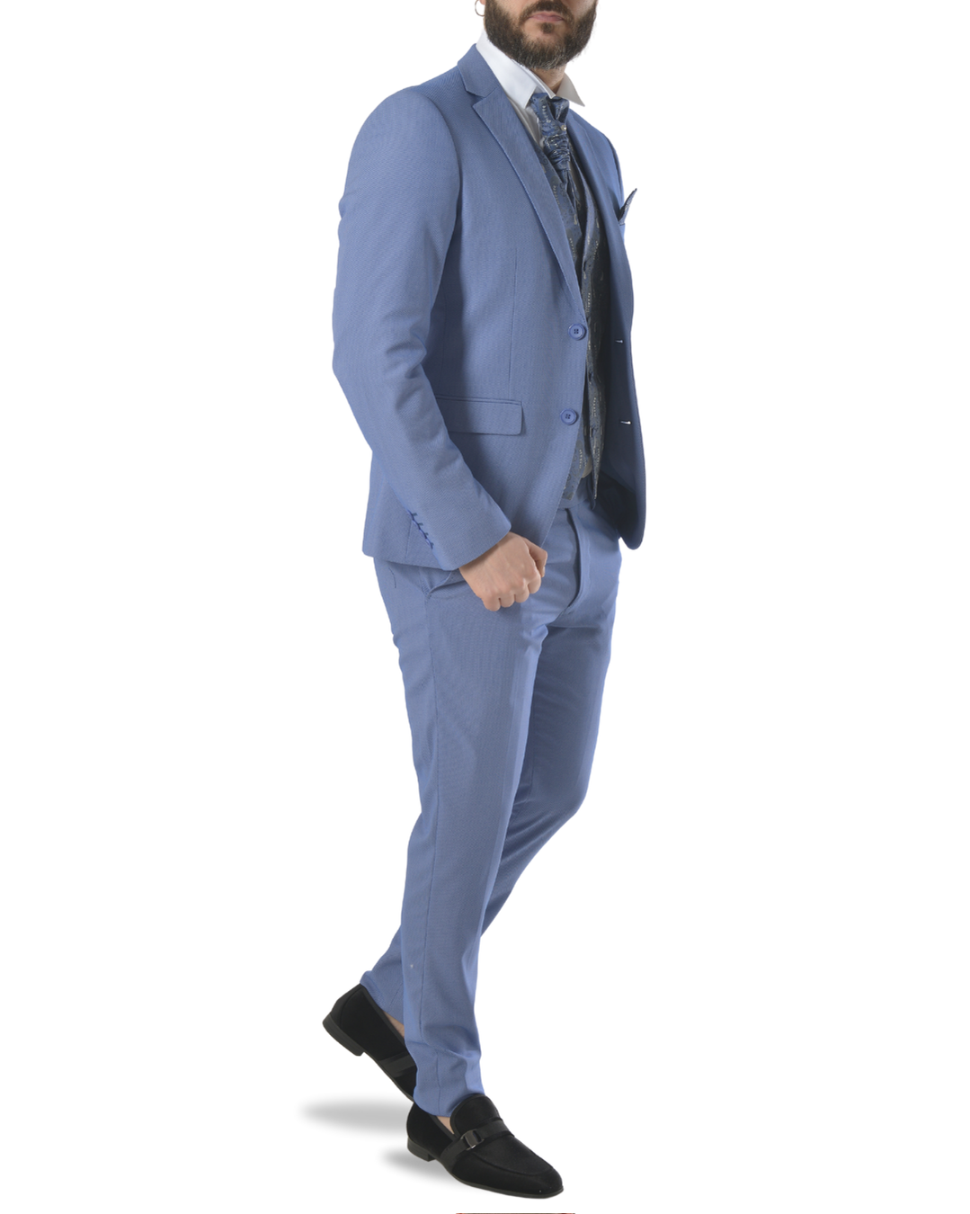 Abito slim elegante con gilet e  cravattone celeste