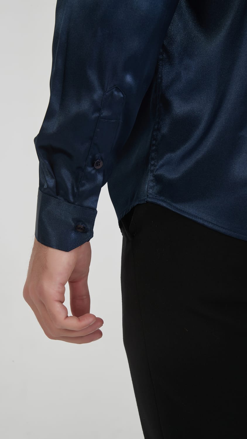 Camicia lucida in raso blu scura