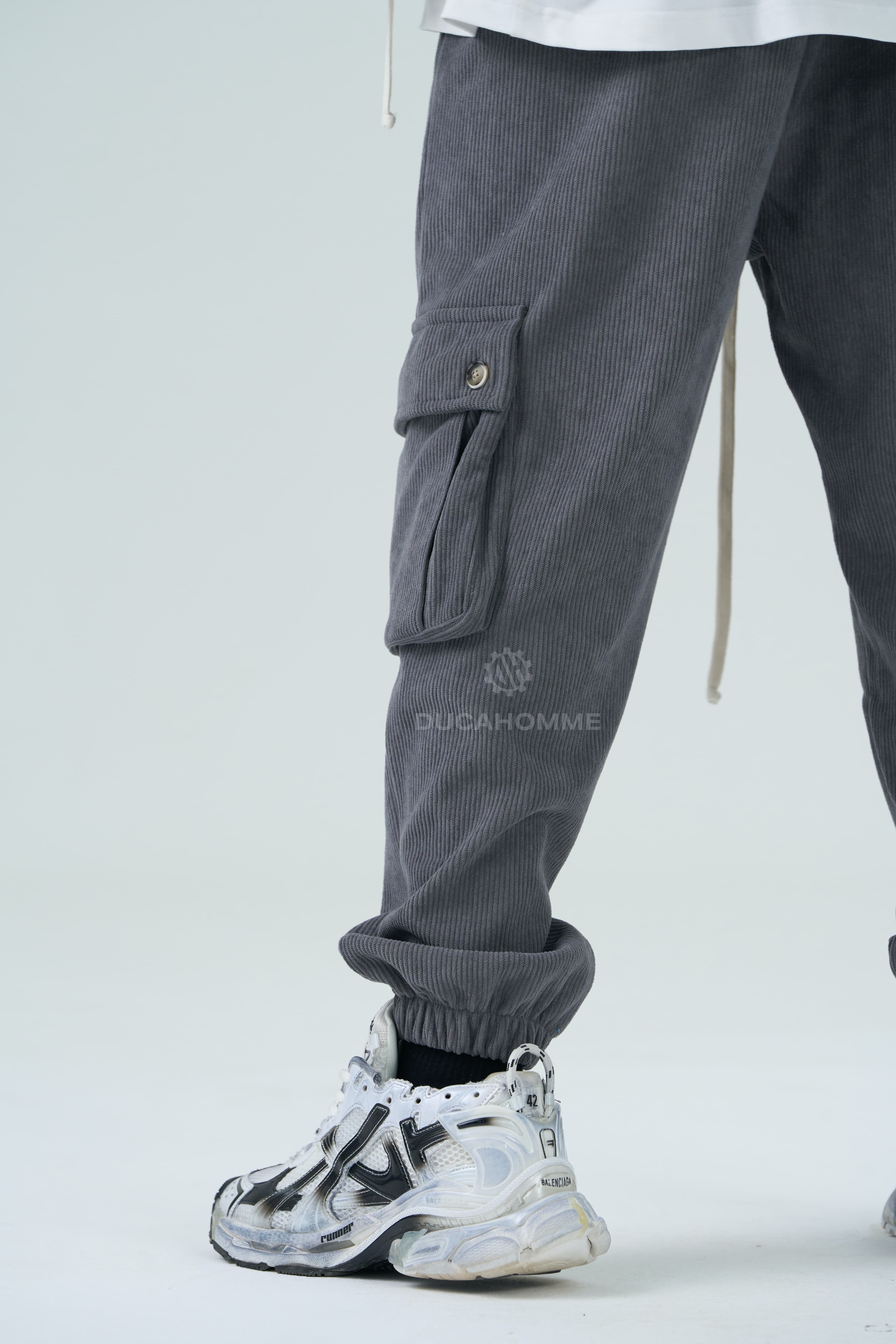Pantaloni invernali in velluto grigi