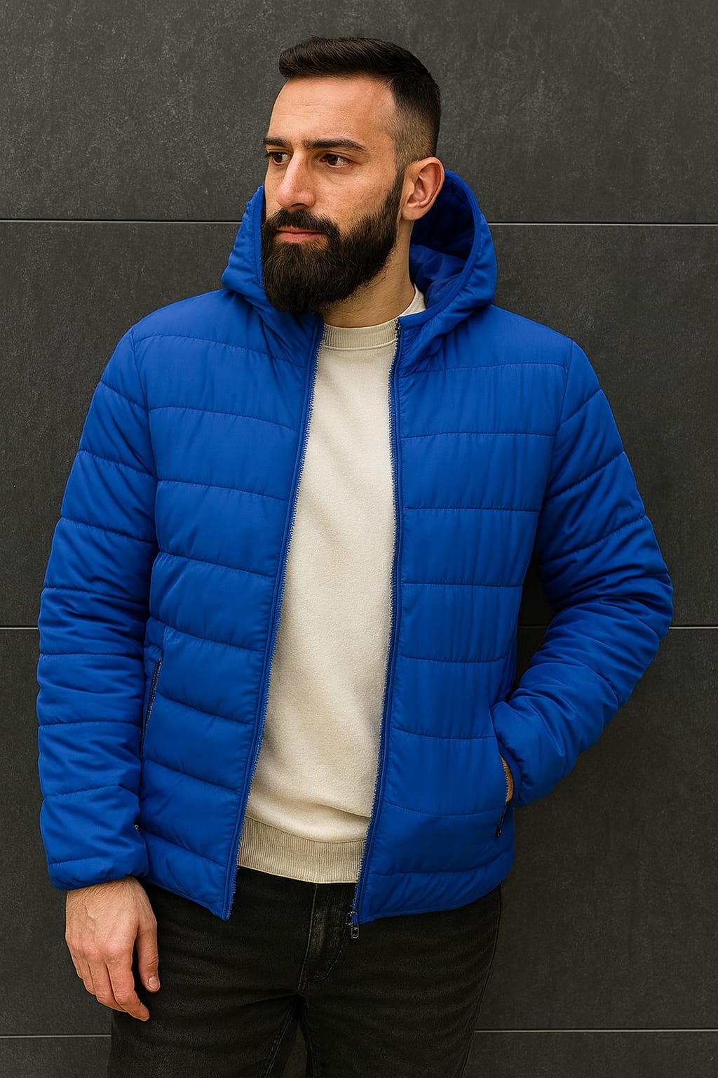 Piumino azzurro elettrico