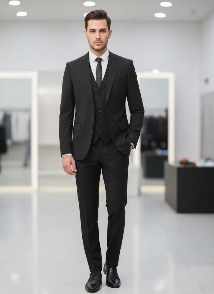 Abito completo giacca e pantalone nero regular con gilet abbinato