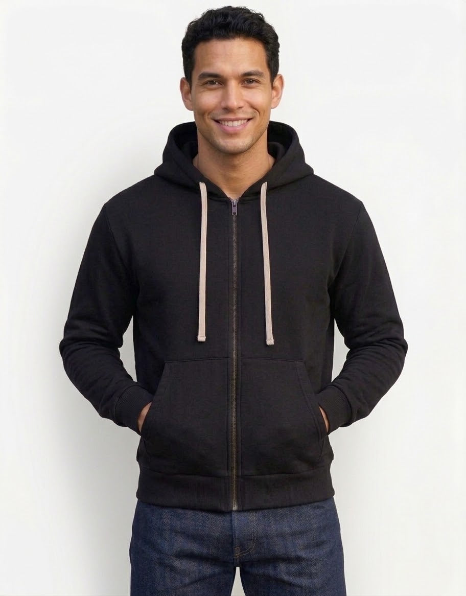 Felpa zip nera con cappuccio