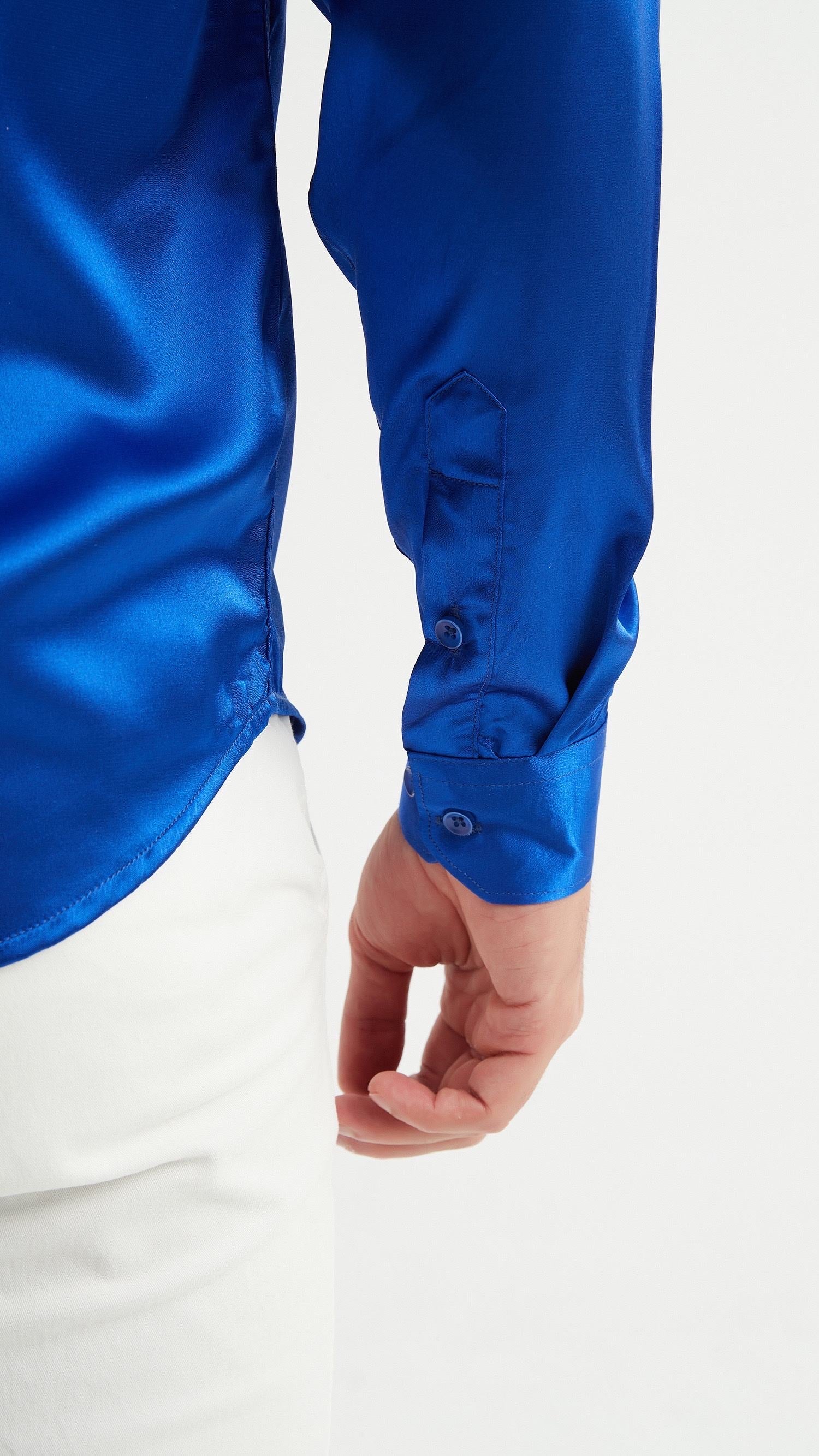 Camicia lucida in raso blu elettrica