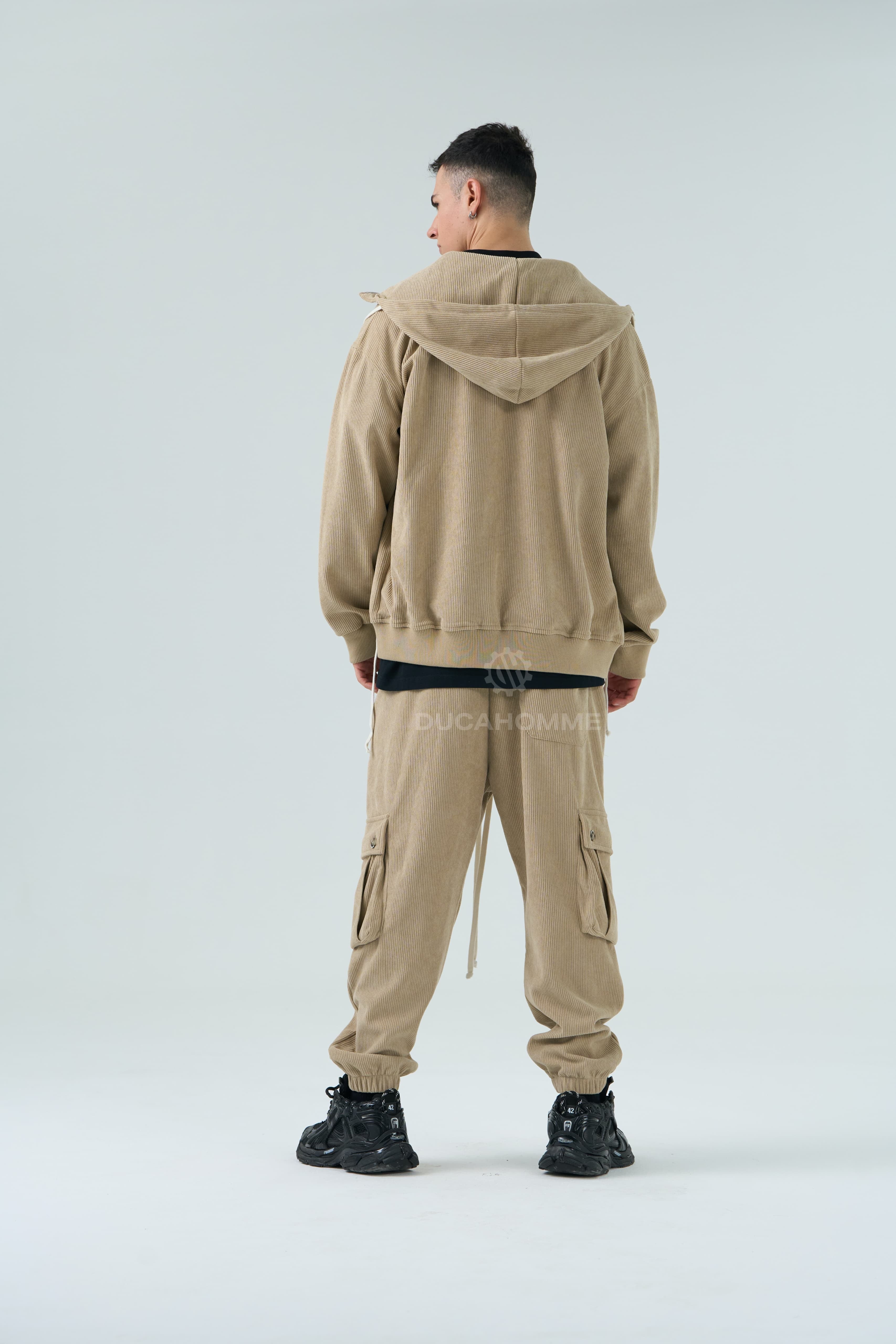 Tuta completa invernale in velluto beige