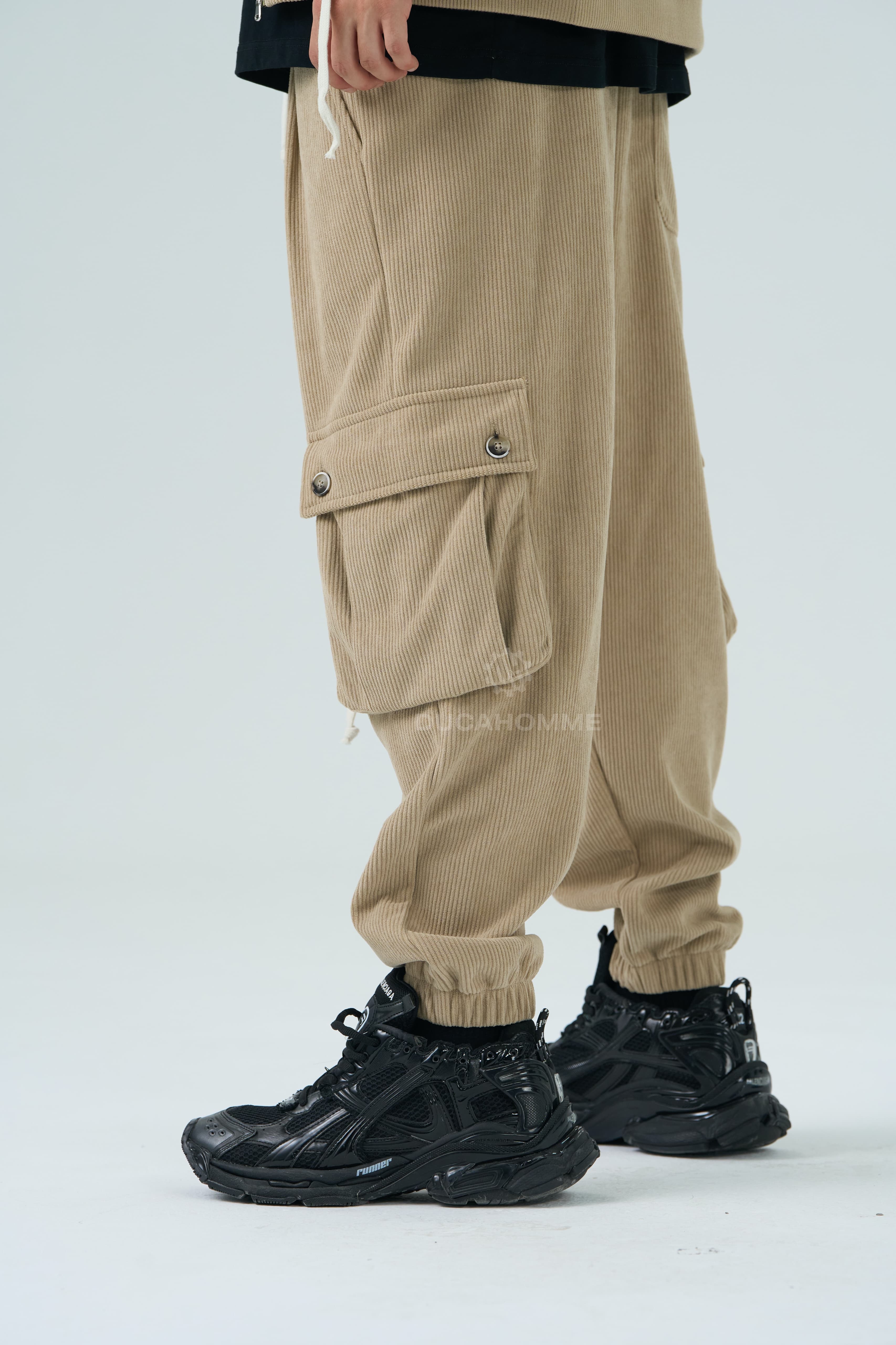 Pantaloni invernali in velluto beige