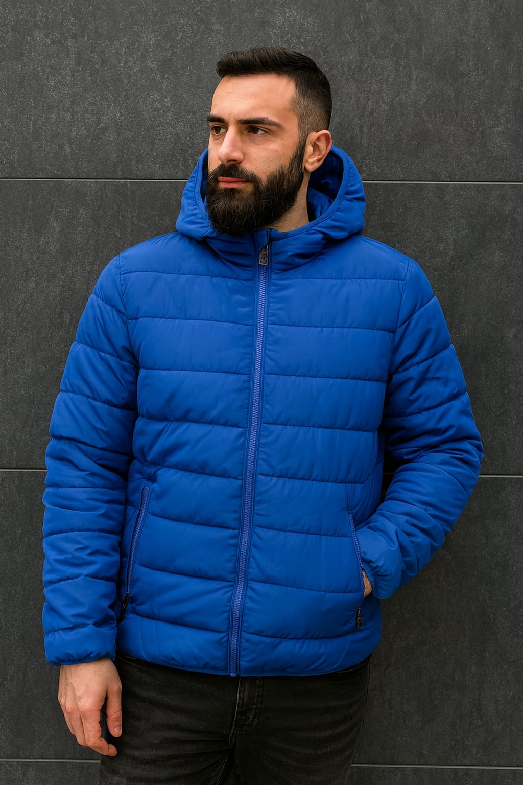 Piumino azzurro elettrico