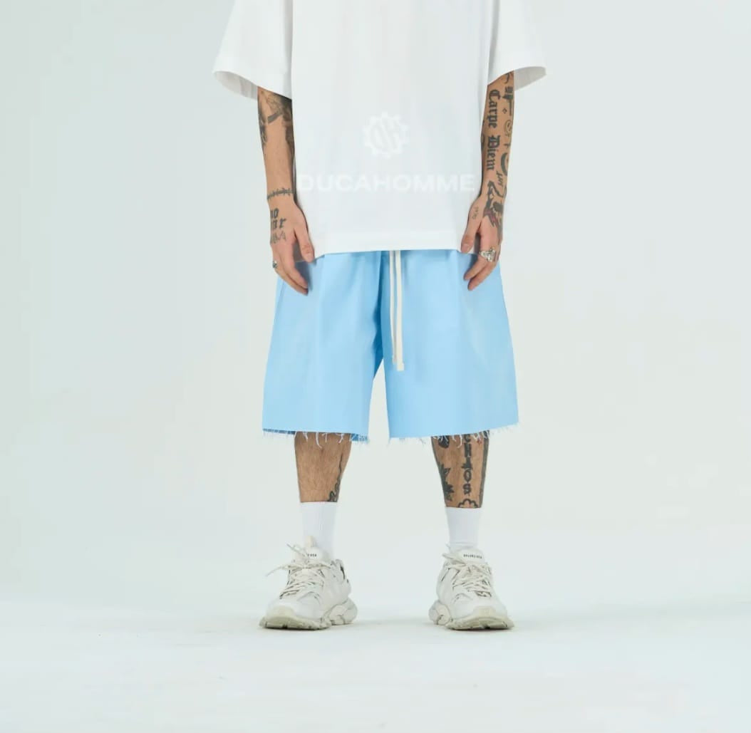 Pantaloncino taglio vivo art.828221 oversize celeste Duca Homme