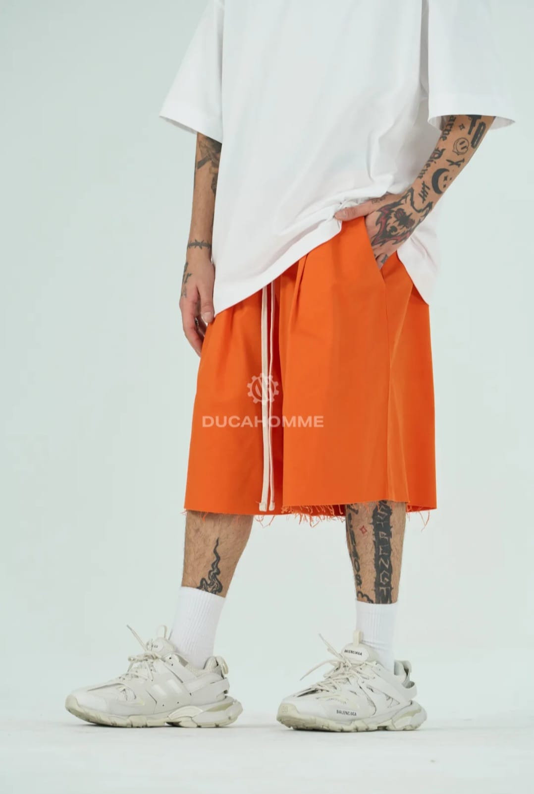Pantaloncino taglio vivo art.828221 oversize arancione Duca Homme